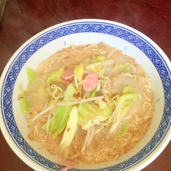 マルちゃん正麺豚骨＠魚肉ソーセージ入り野菜たっぷり